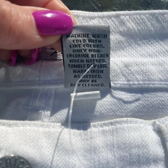 Chicos platinum size 1 short. White jeans, slight flare. - Picture 3 of 4